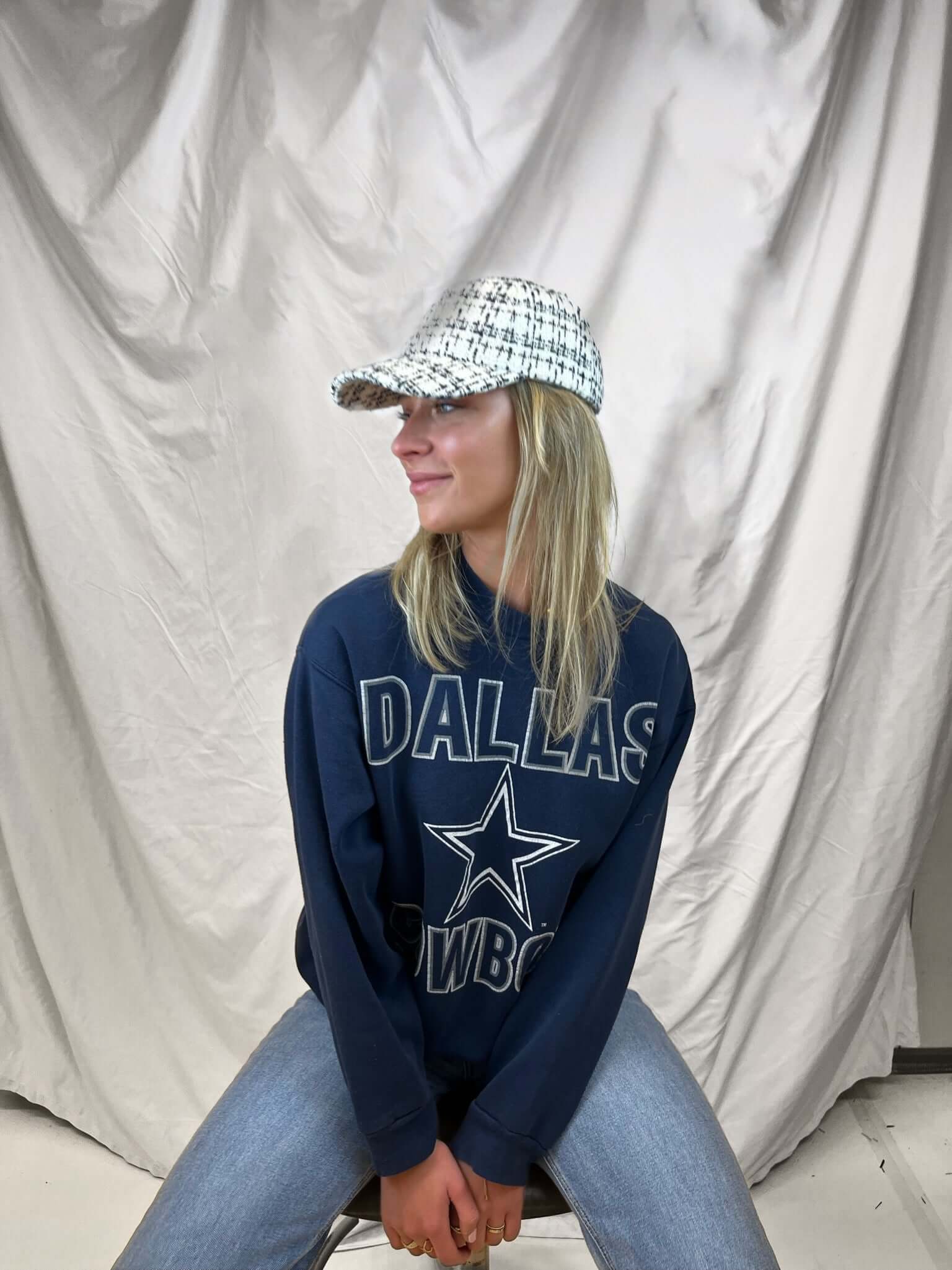 Dallas Cowboys Sweatshirt -S/M – I STOLE MY BOYFRIEND'S SHIRT