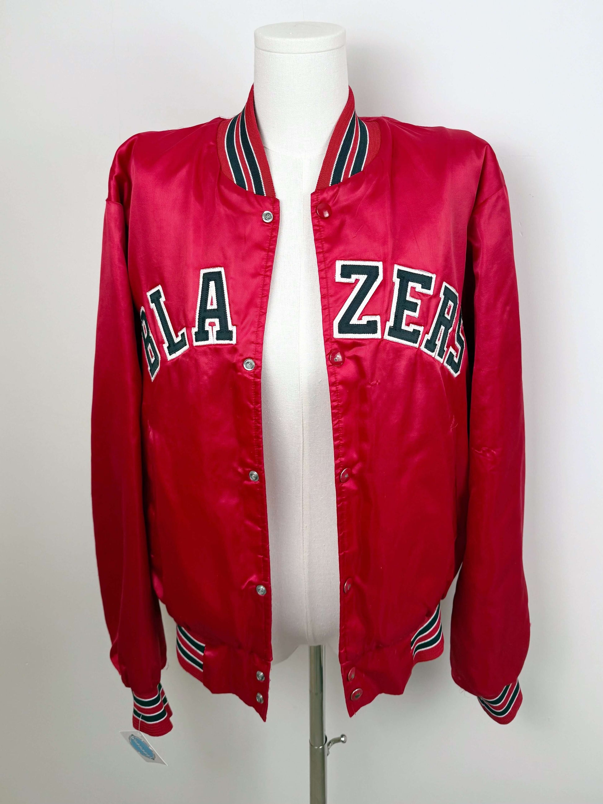 Portland Trail Blazers red jacket | Laura Stappers Vintage