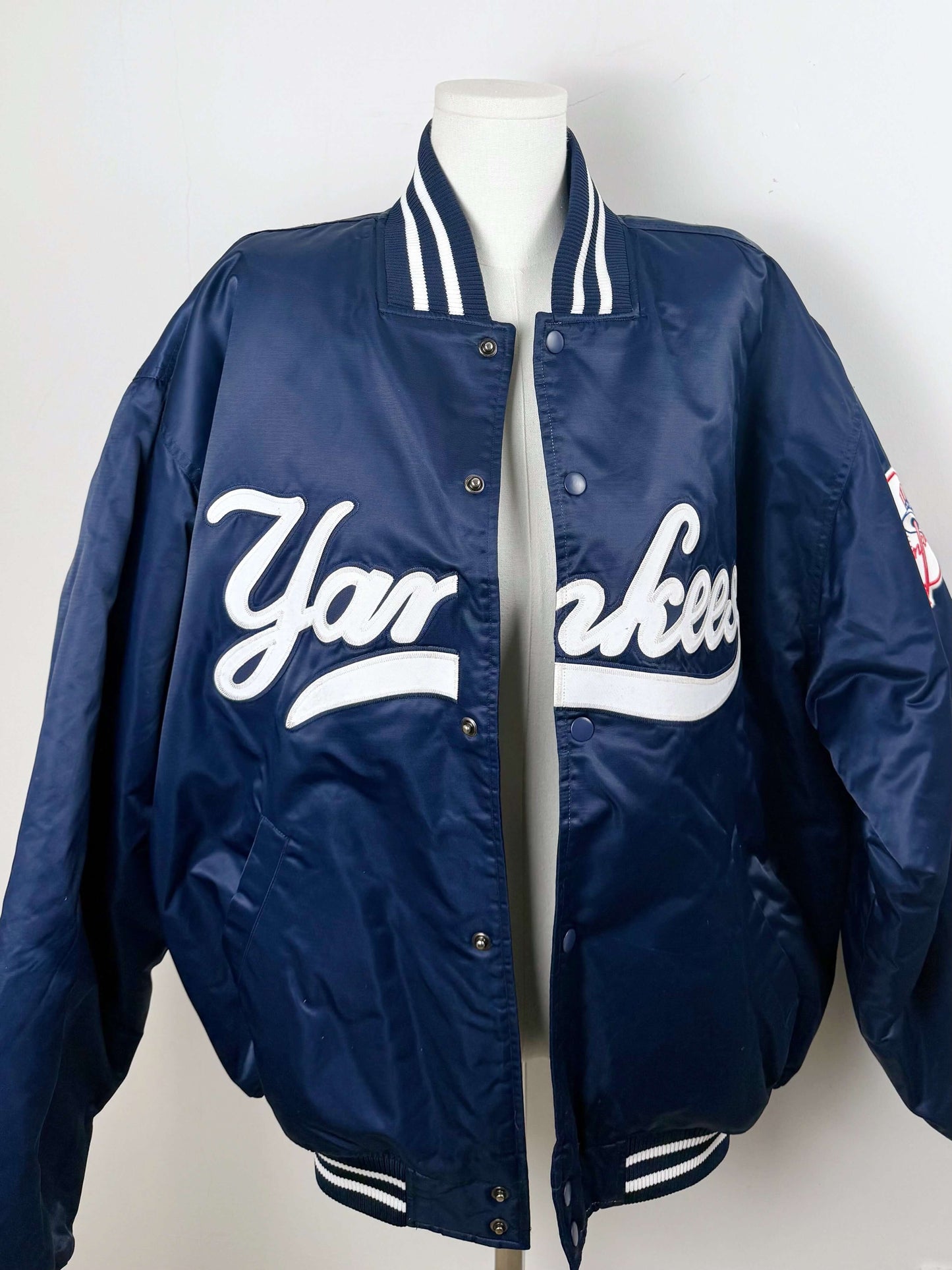 New York Yankees satin jacket | Laura Stappers Vintage