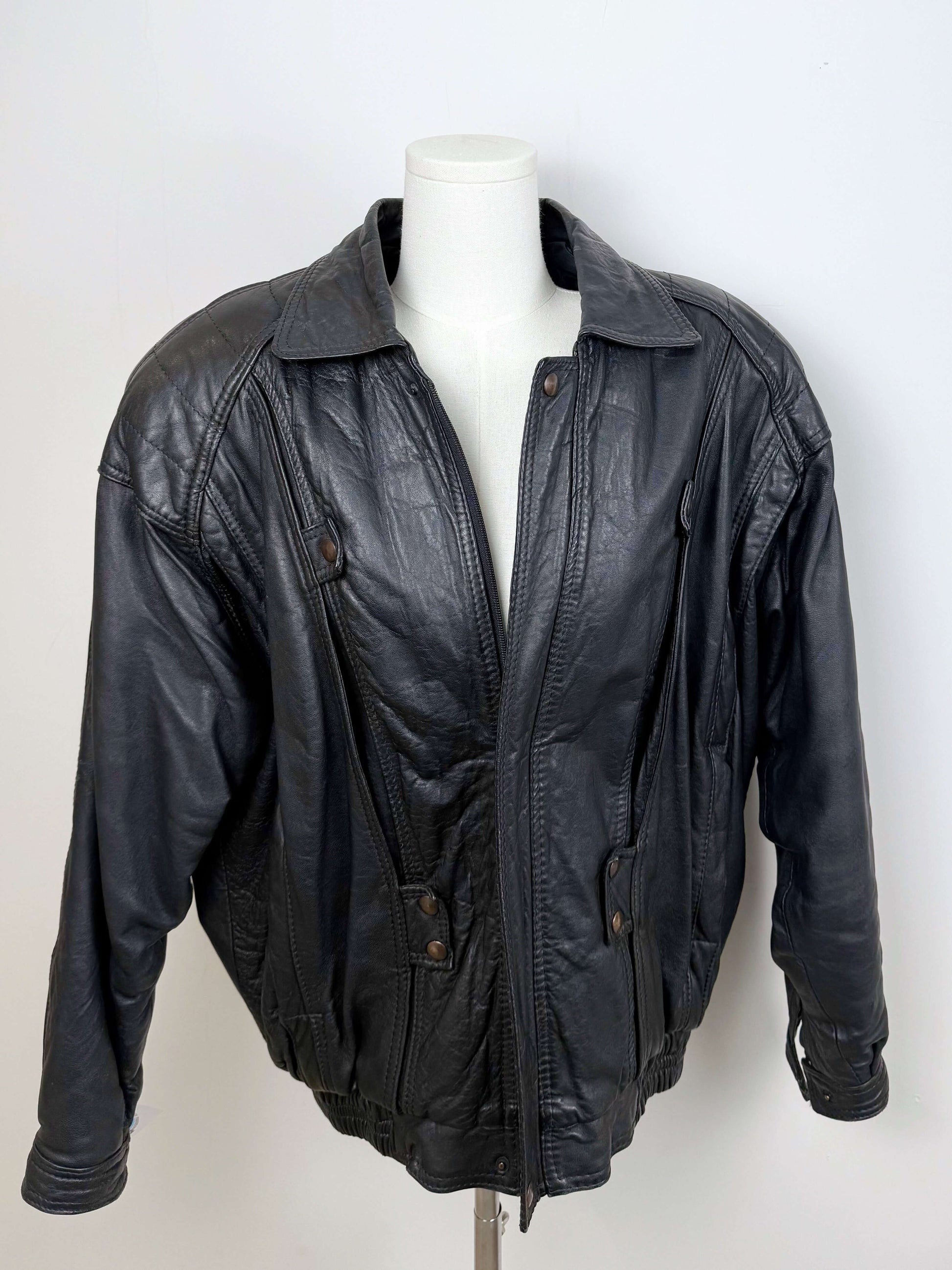 Vintage leather jacket | Laura Stappers Vintage