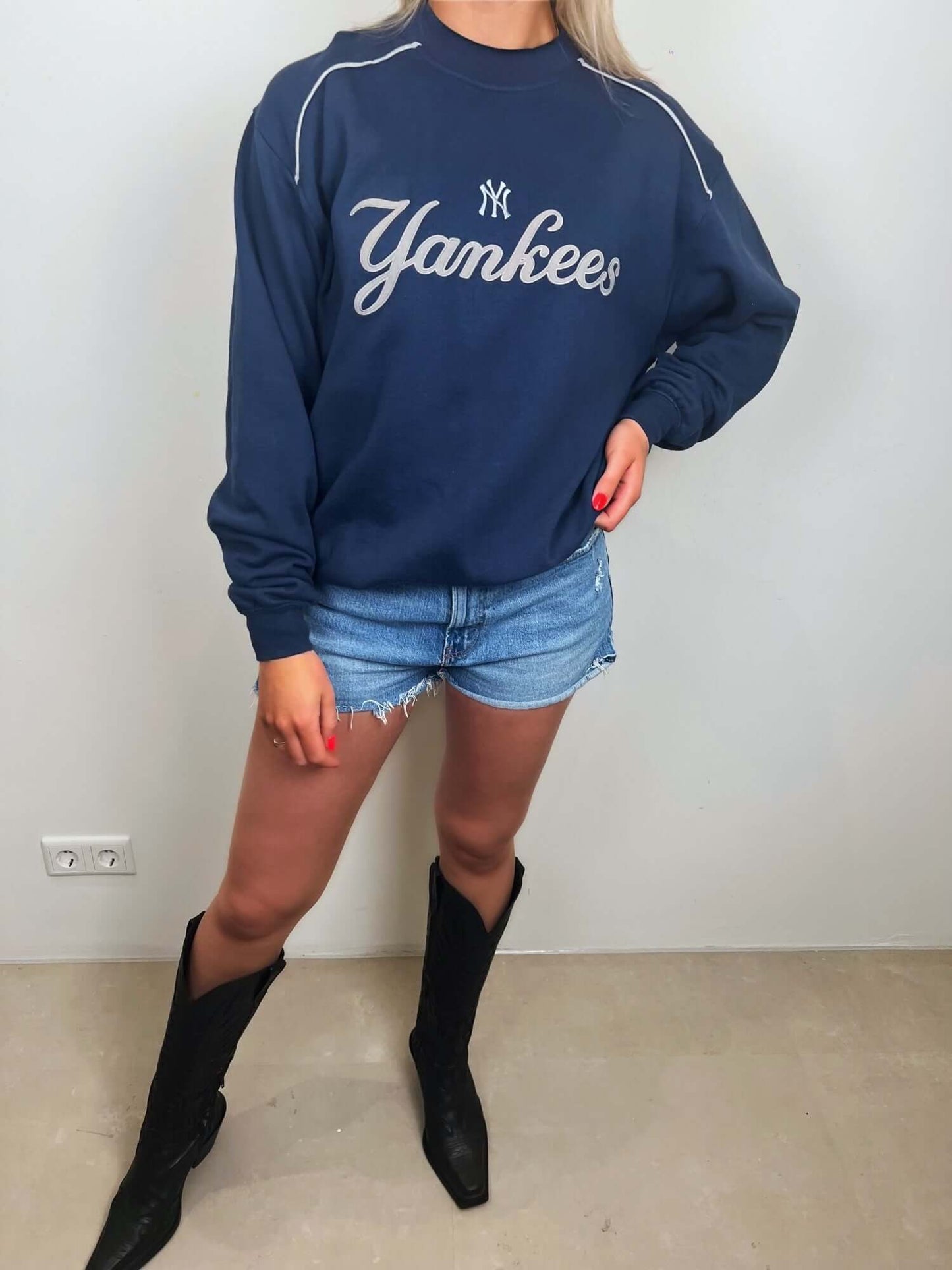 Yankees dark blue sweater | Laura Stappers Vintage