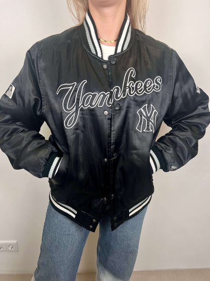 New York Yankees black bomber jacket | Laura Stappers Vintage