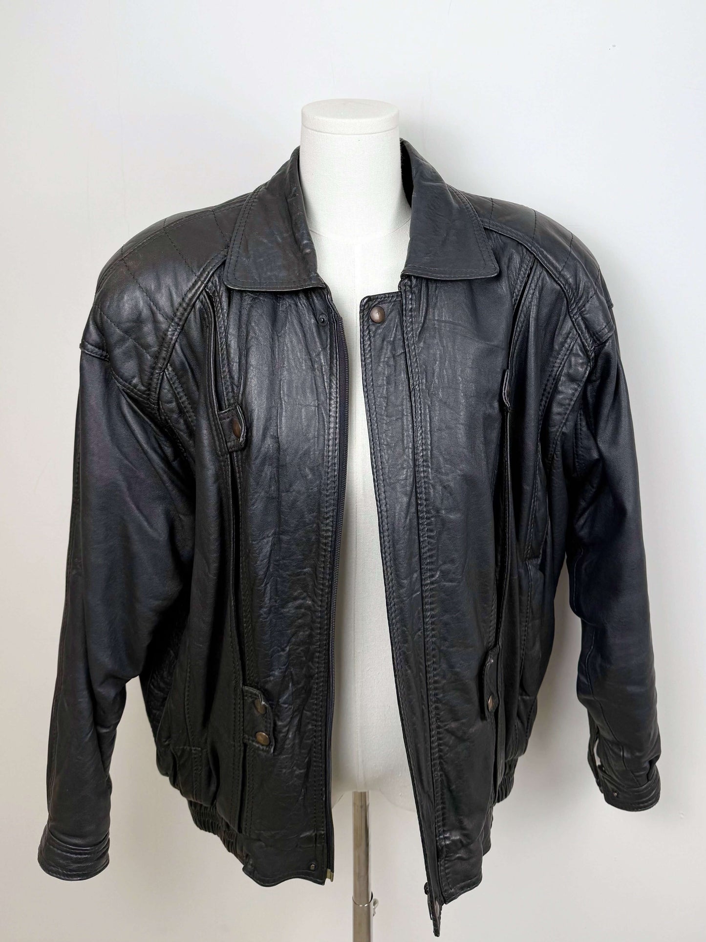 Vintage leather jacket | Laura Stappers Vintage