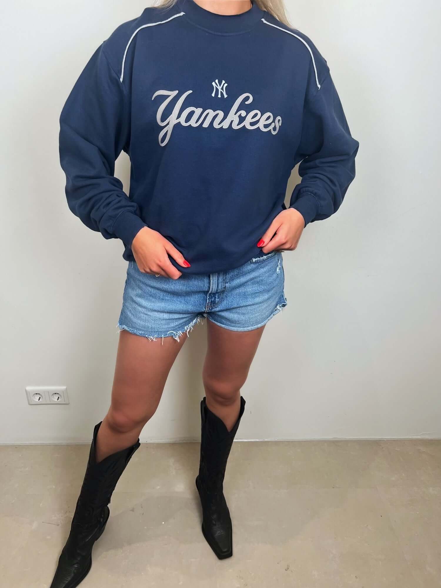 Yankees dark blue sweater | Laura Stappers Vintage