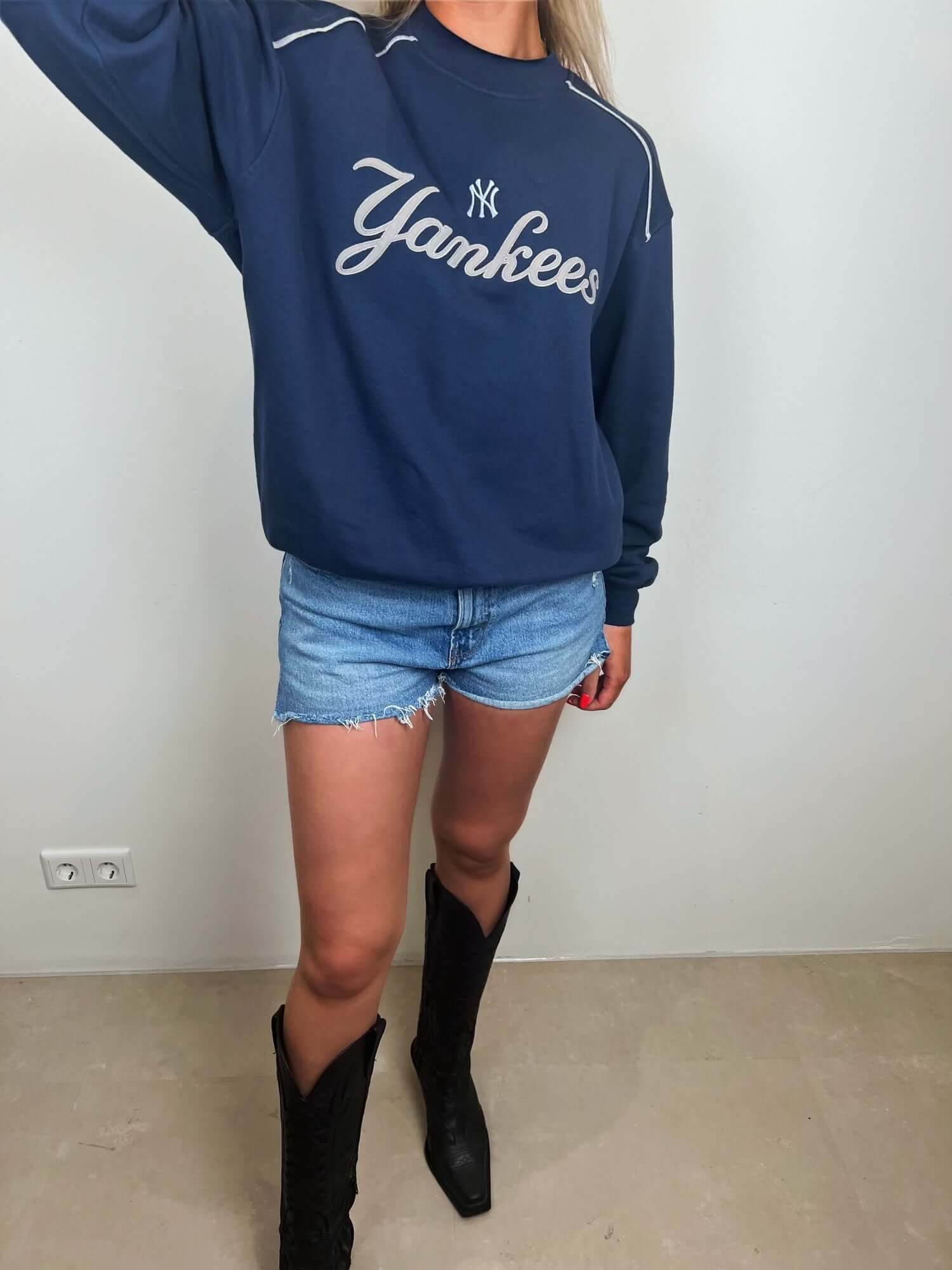 Yankees dark blue sweater | Laura Stappers Vintage