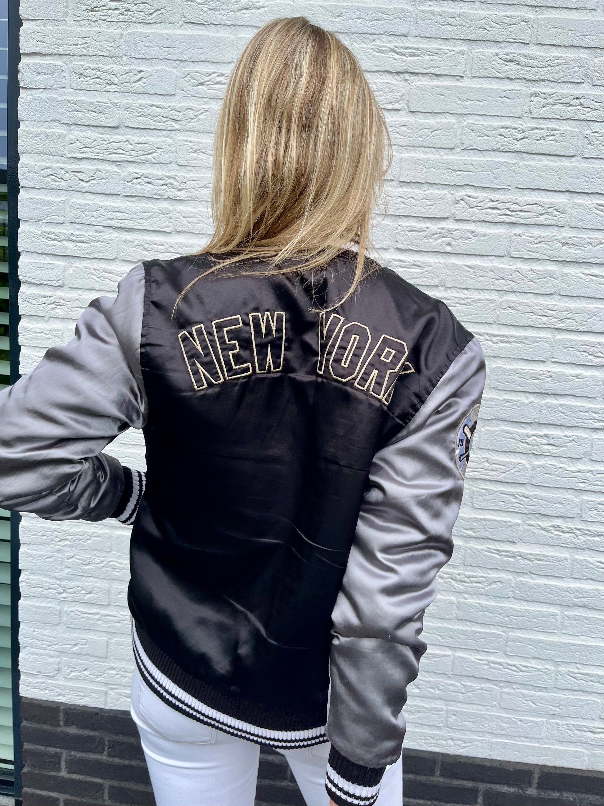 New York Yankees silver satin jacket | Laura Stappers Vintage
