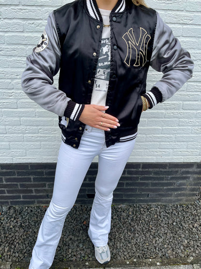 New York Yankees silver satin jacket | Laura Stappers Vintage