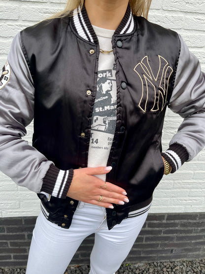 New York Yankees silver satin jacket | Laura Stappers Vintage