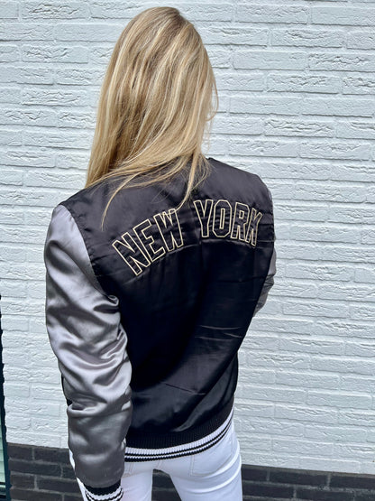 New York Yankees silver satin jacket | Laura Stappers Vintage