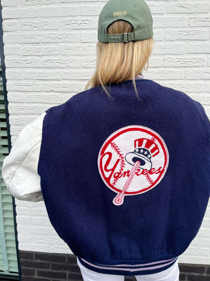 DeLong Yankees bomber