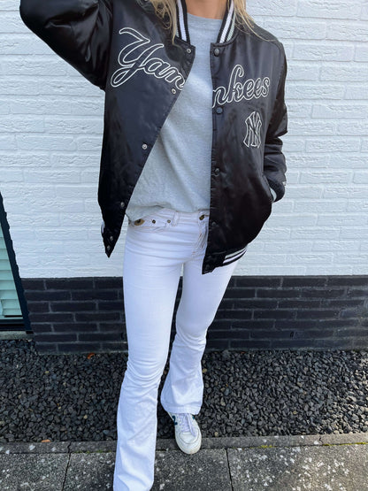 New York Yankees black bomber jacket | Laura Stappers Vintage