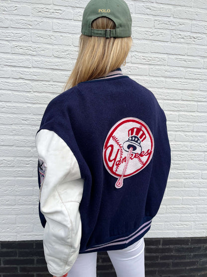 DeLong Yankees bomber