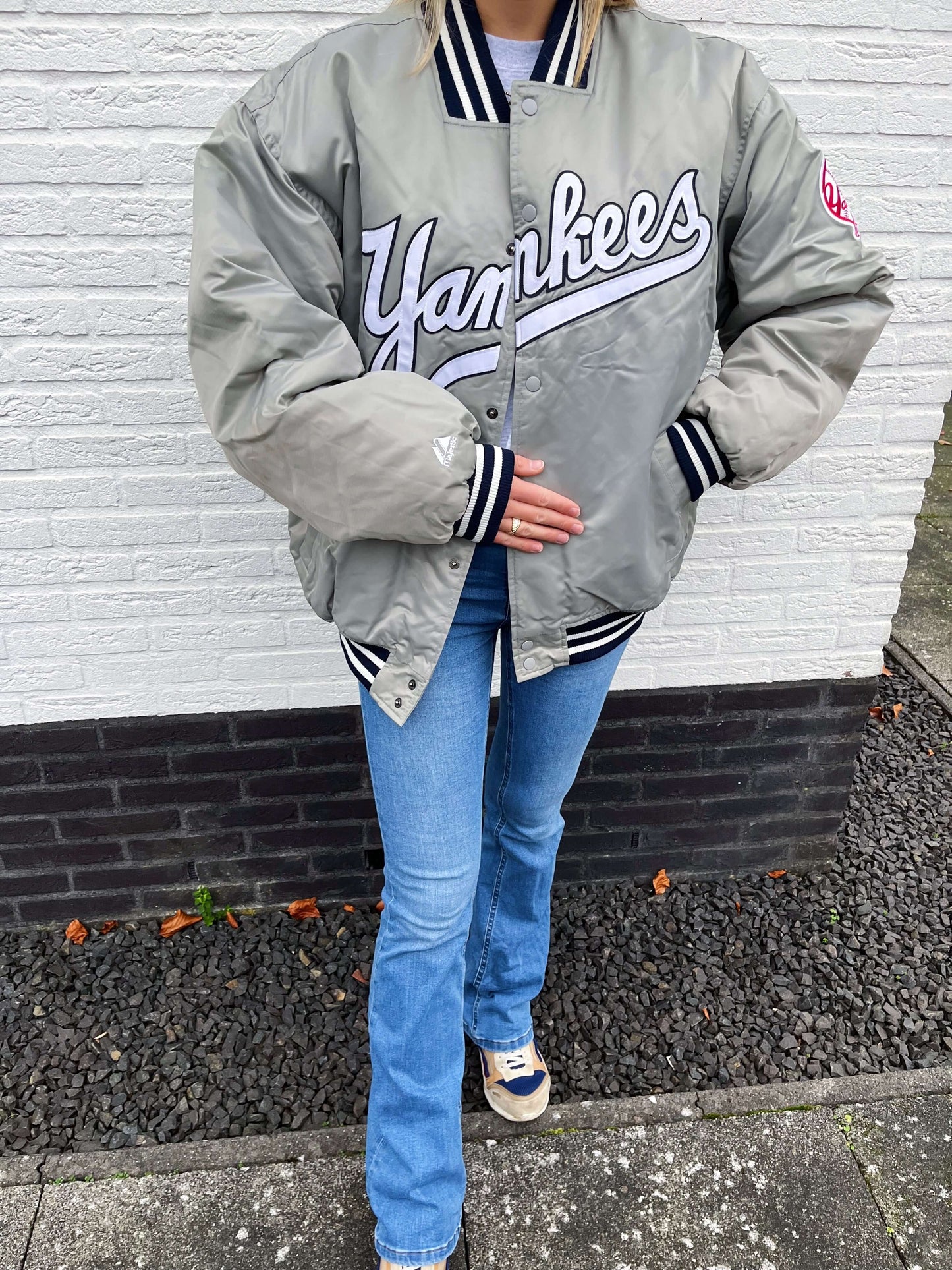 Yankees spell-out jacket grijs satin | Laura Stappers Vintage