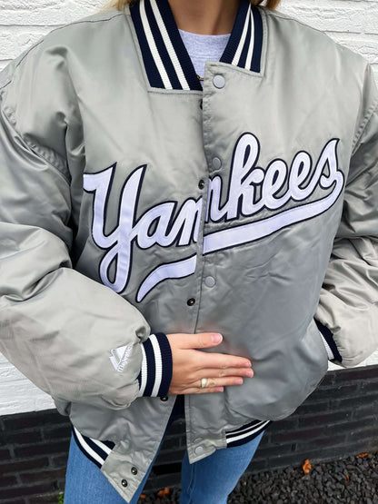 Yankees spell-out jacket grijs satin | Laura Stappers Vintage