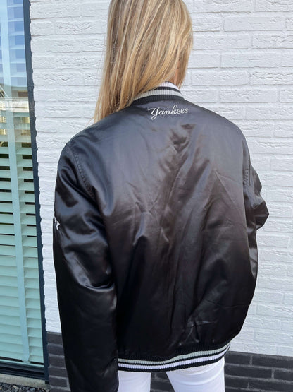 New York Yankees black bomber jacket | Laura Stappers Vintage