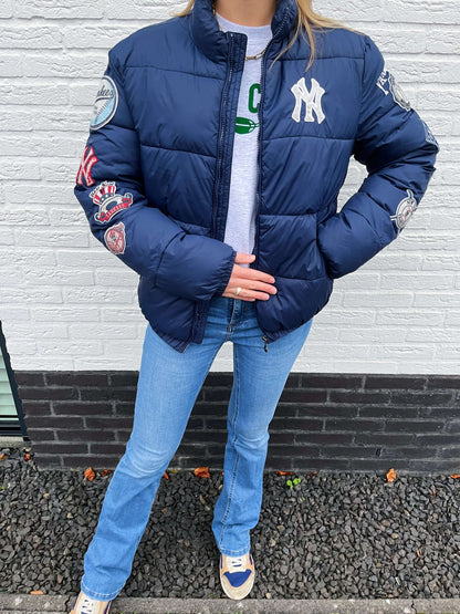 Yankees patches puffer jacket | Laura Stappers Vintage