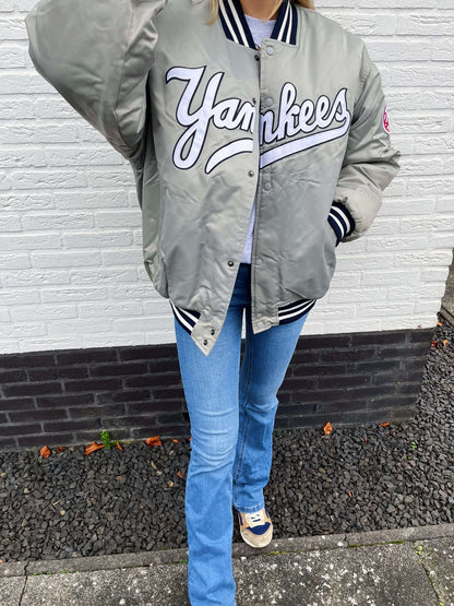 Yankees spell-out jacket grijs satin | Laura Stappers Vintage